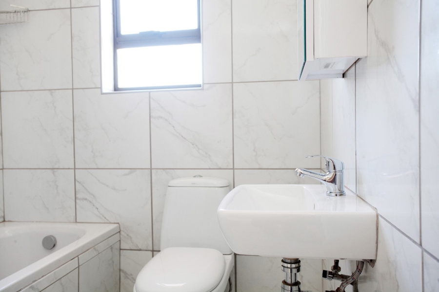 To Let 2 Bedroom Property for Rent in Parsonsvlei Eastern Cape